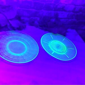Antique 1930a Green 6”
Uranium Vaseline Glass Dessert Plates